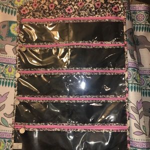 Makeup/jewelry organizer